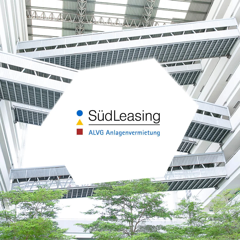 Moderne Büroarchitektur mit Logo des Kunden SüdLeasing