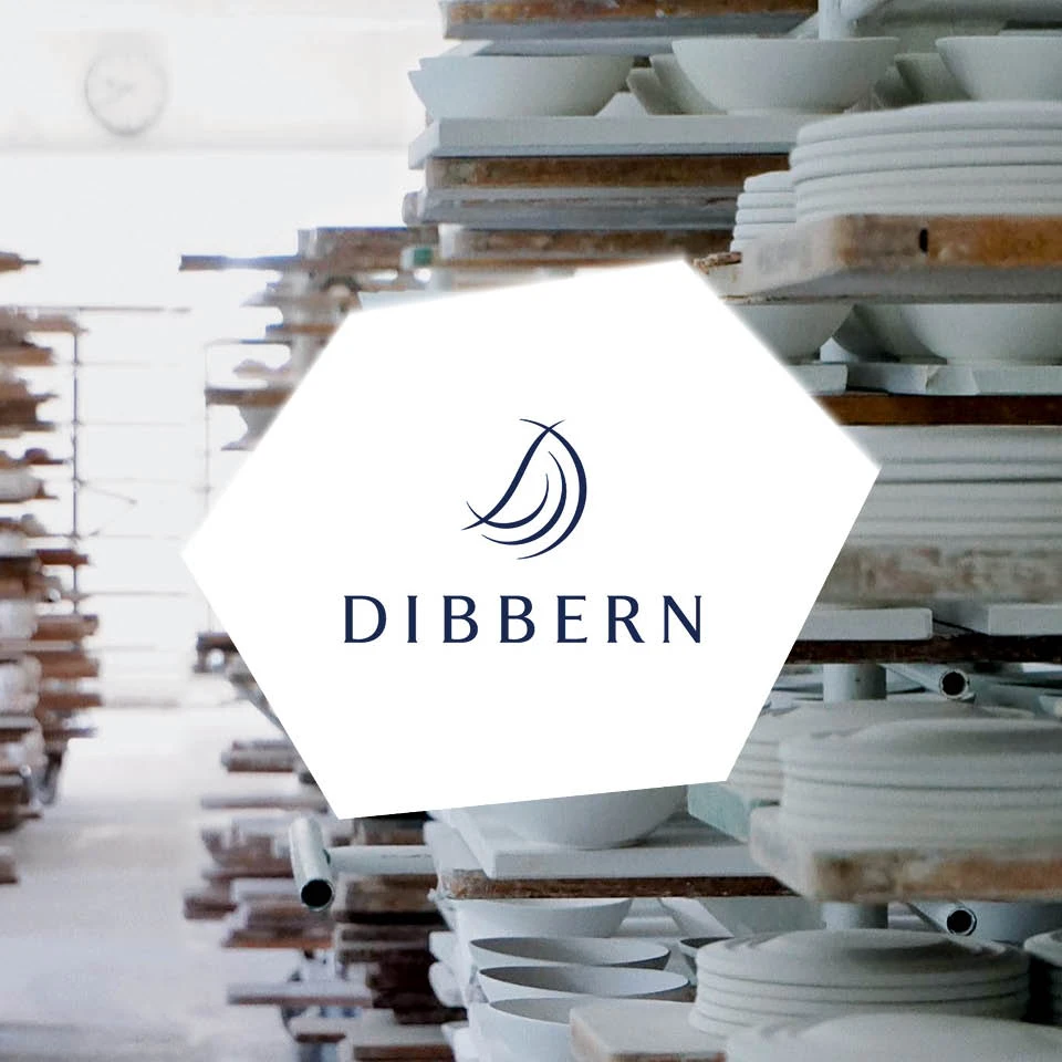 Blick in ein Produktionslager für Porzellan-Geschirr mit Logo unseres Kunden Dibbern